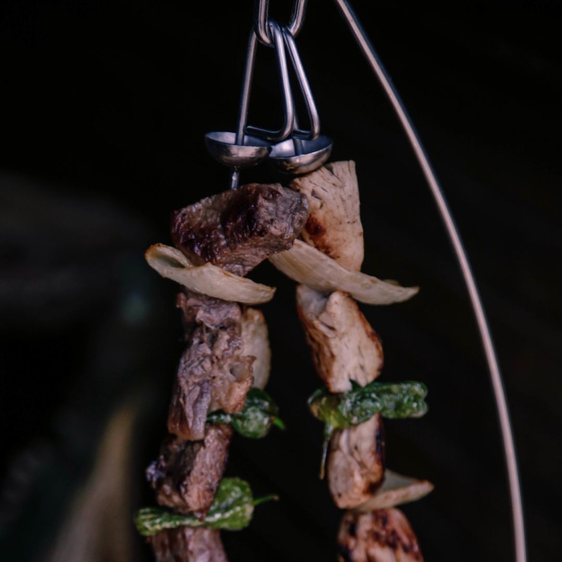Ven a probar nuestras #brochetas con pimientos, patatas y 3 salsas.& 